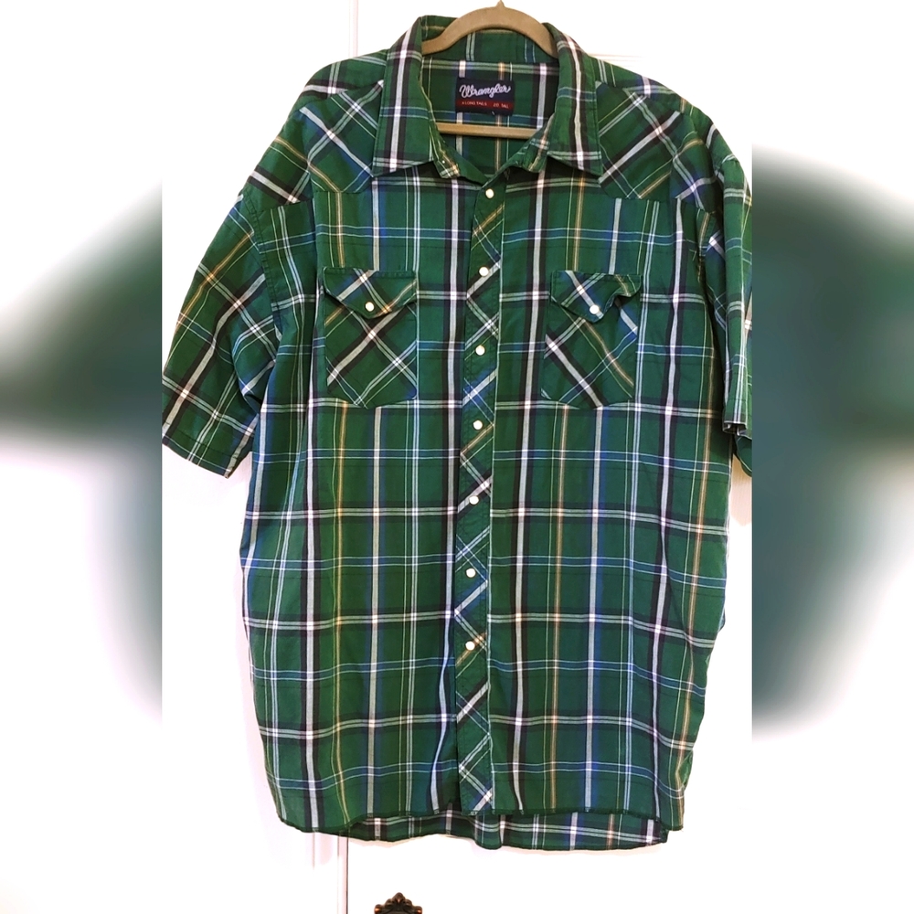 Wrangler Green Plaid Casual Button Down Shirt